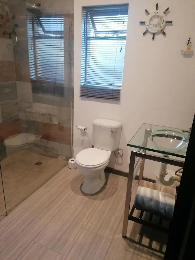 Daire Kosies Nest Gastehuis Cape Town
